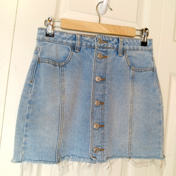 PACSUN Vintage Denim Skirt Size 25 Light Wash Button Front Pockets Raw Hem - Picture 5 of 9
